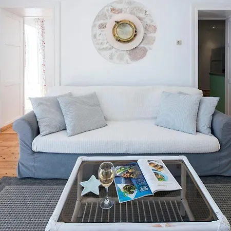 Сasa de vacaciones Beachfront Yellow House Upper Kaminaki Katávolos